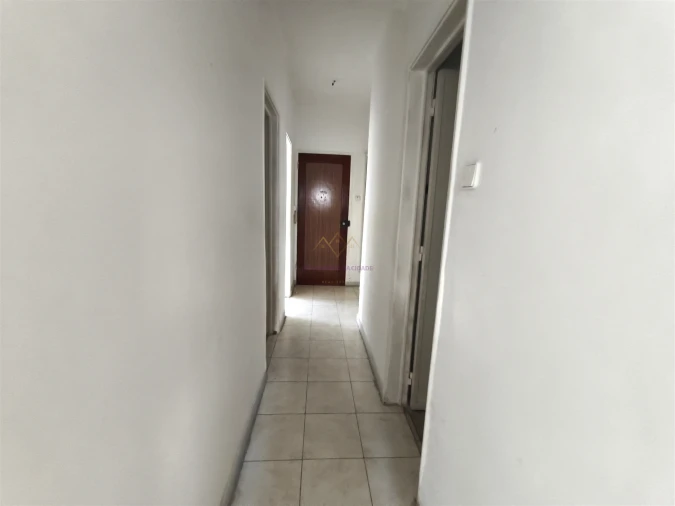 Apartamento T2 para Venda em Carnaxide e Queijas Foto 18
