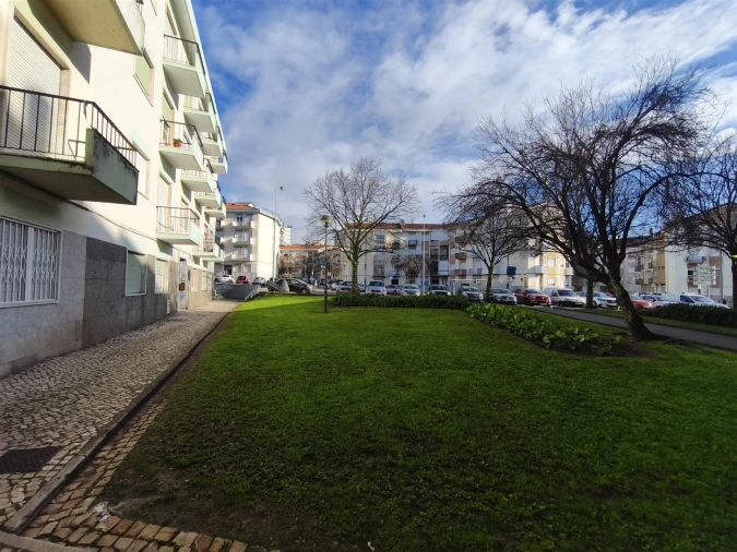 Apartamento T2 para Venda em Carnaxide e Queijas Foto 26