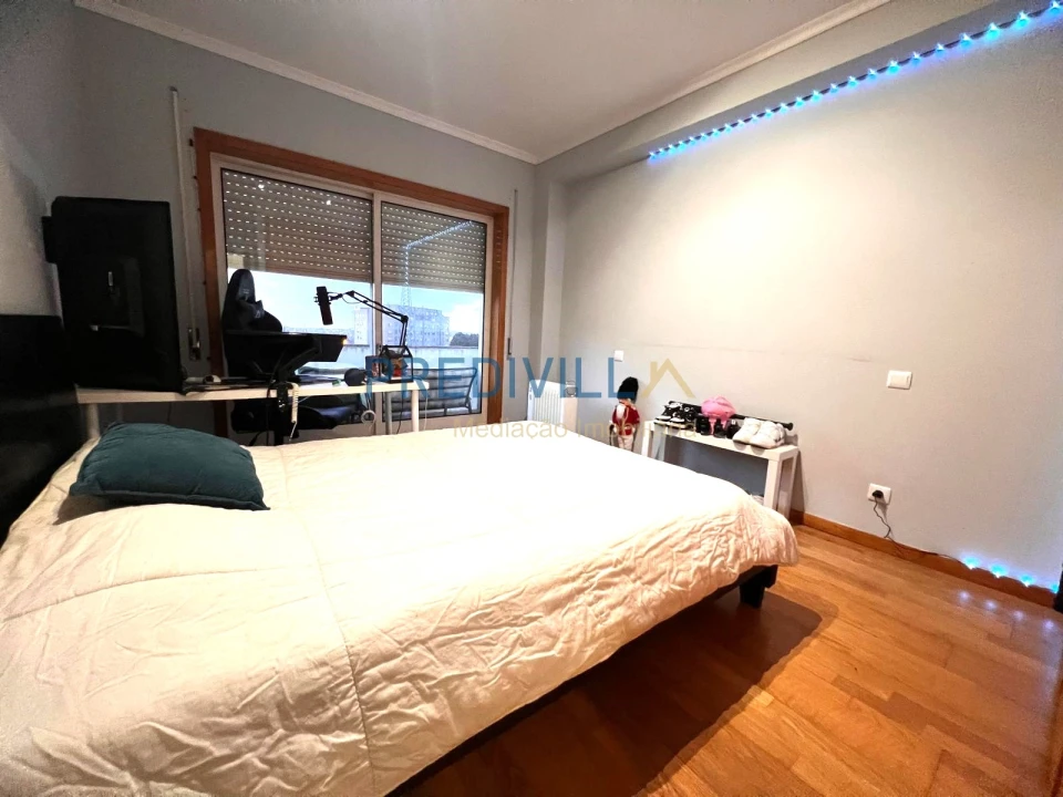 Apartamento T3 para Venda em Nogueira e Silva Escura Foto 24