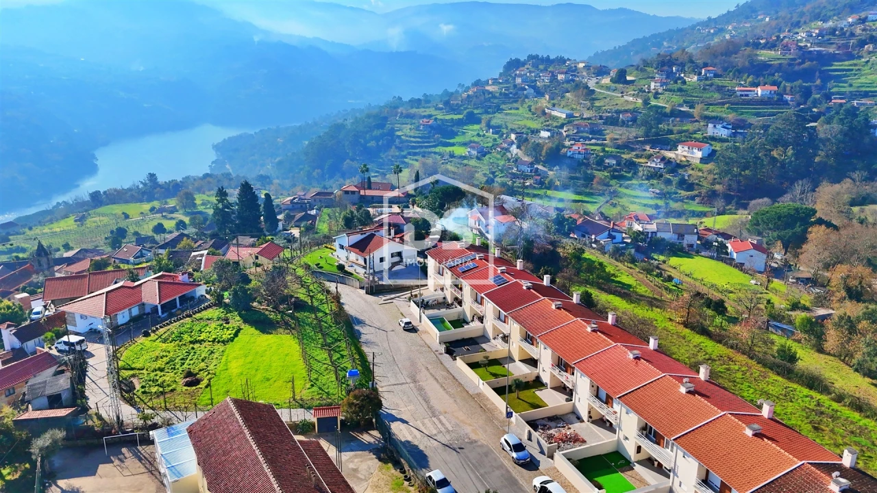 Moradia T3 para Venda em Penhalonga e Paços de Gaiolo Foto 1