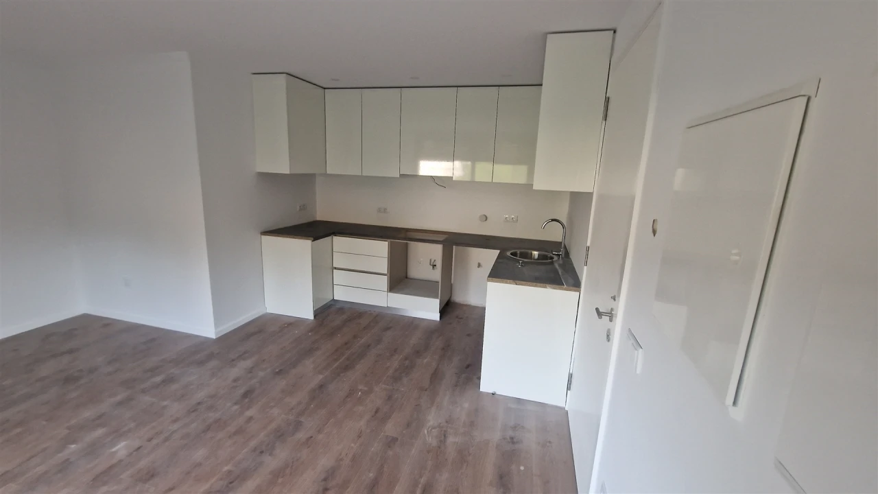 Apartamento T1 para Arrendamento em Serzedelo Foto 4