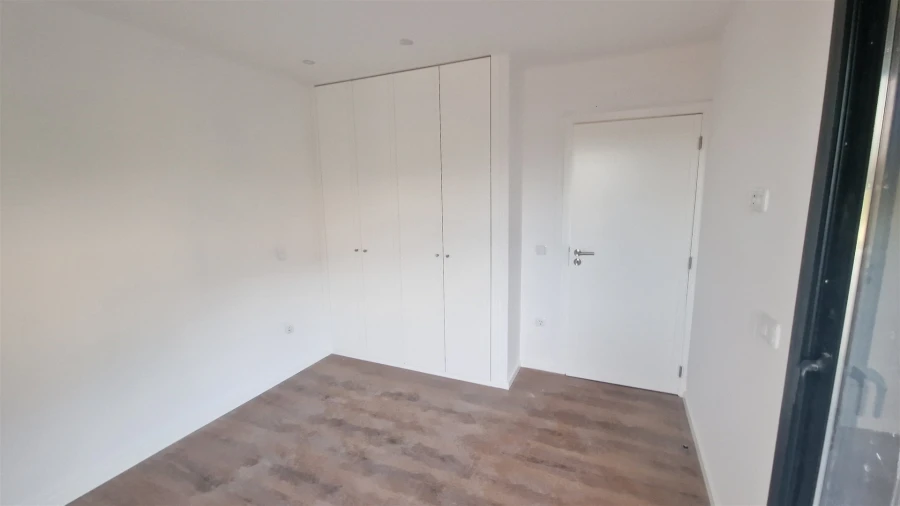 Apartamento T1 para Arrendamento em Serzedelo Foto 7