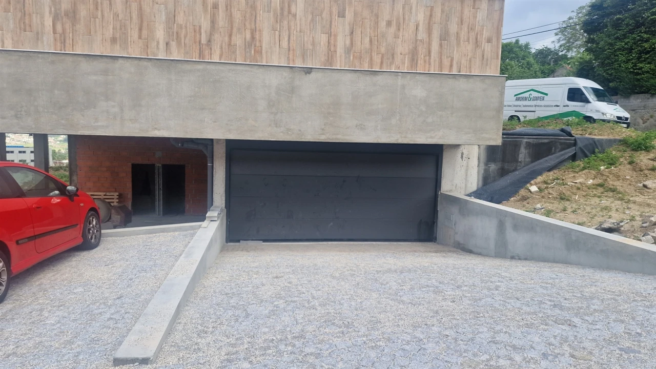 Apartamento T2 para Arrendamento em Serzedelo Foto 5