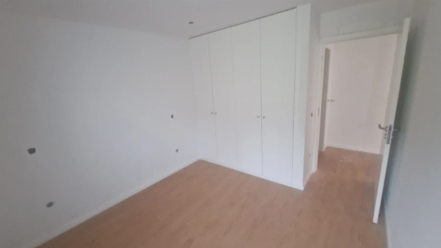 Apartamento T2 para Arrendamento em Serzedelo Foto 10