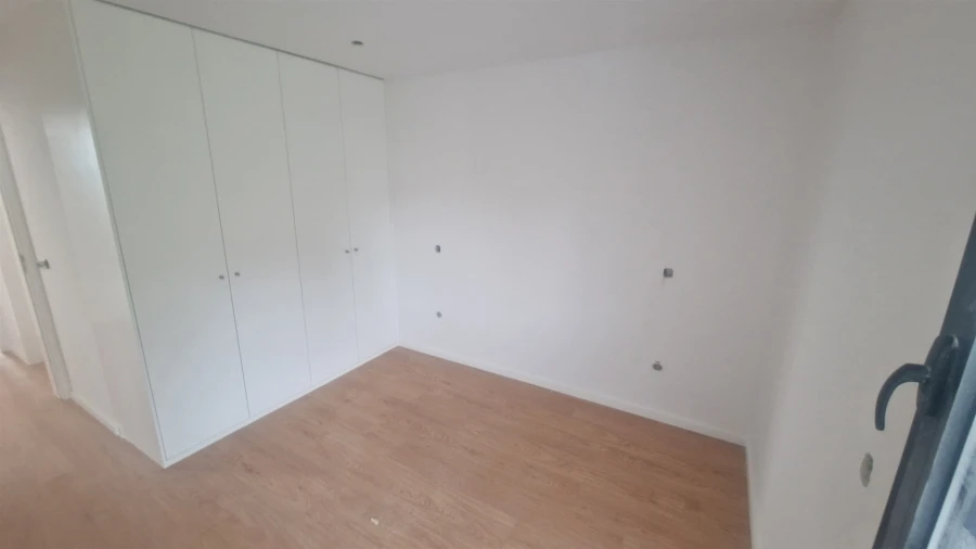 Apartamento T2 para Arrendamento em Serzedelo Foto 2