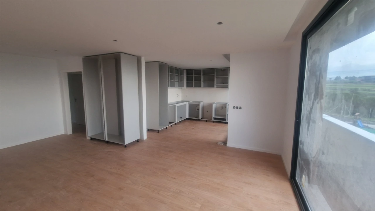 Apartamento T2 para Arrendamento em Serzedelo Foto 10