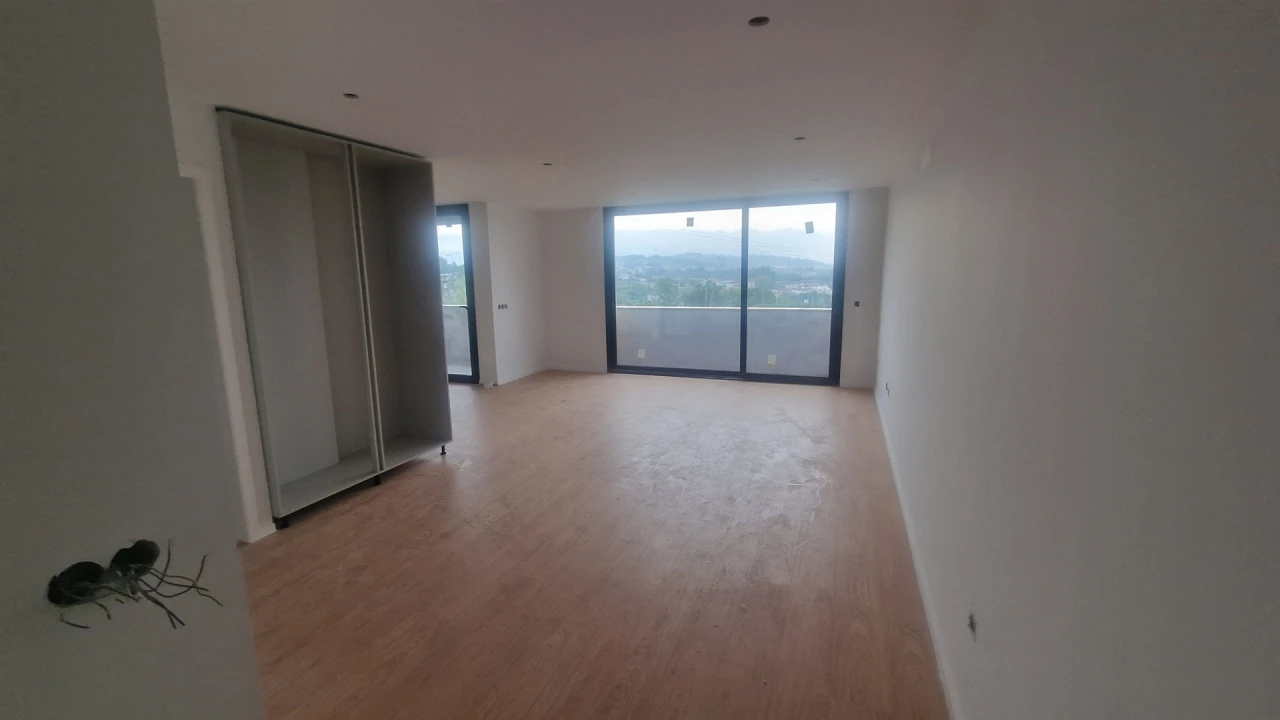 Apartamento T2 para Arrendamento em Serzedelo Foto 9