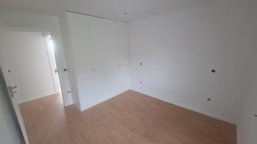 Apartamento T2 para Arrendamento em Serzedelo Foto 12