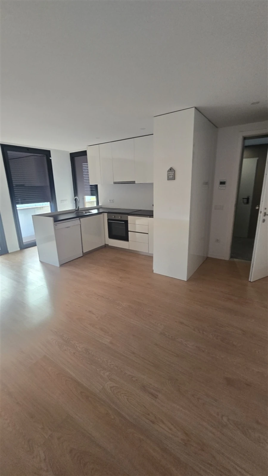 Apartamento T2 para Arrendamento em Serzedelo Foto 5