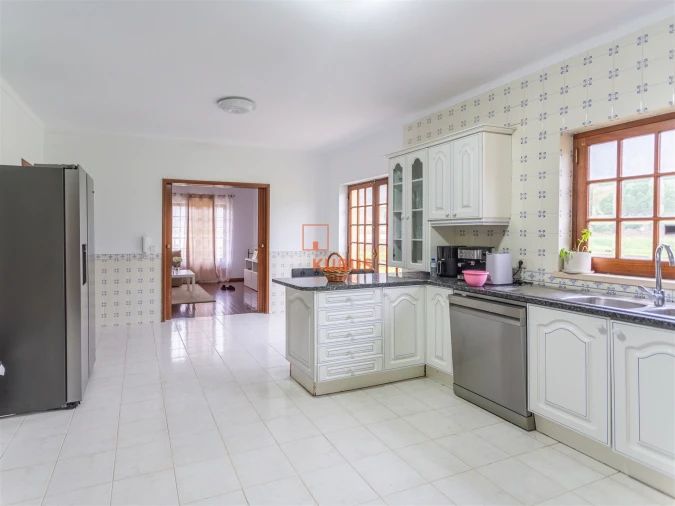 Moradia T5 para Venda em Minde Foto 6