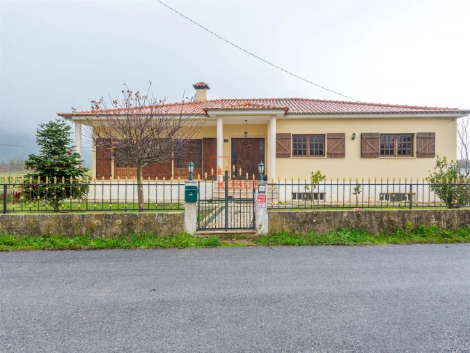 Moradia T5 para Venda em Minde Foto 26