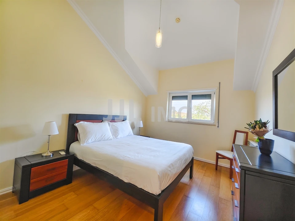 Moradia T4 para Venda em Turcifal Foto 16