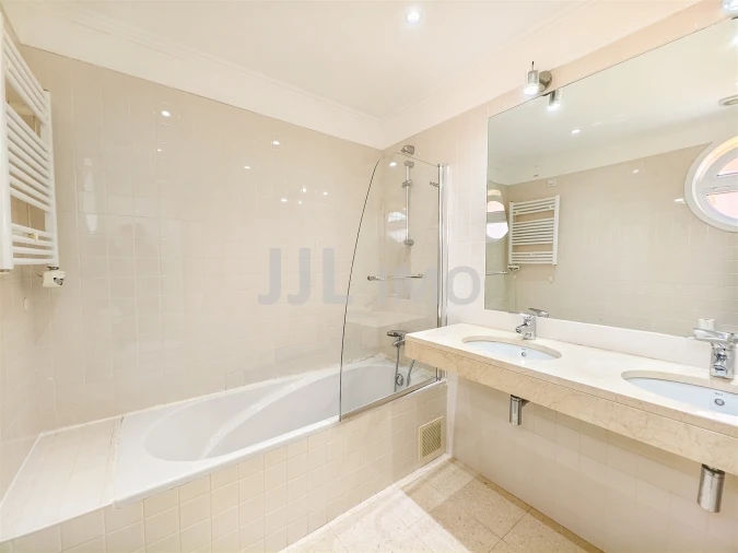 Moradia T4 para Venda em Turcifal Foto 26