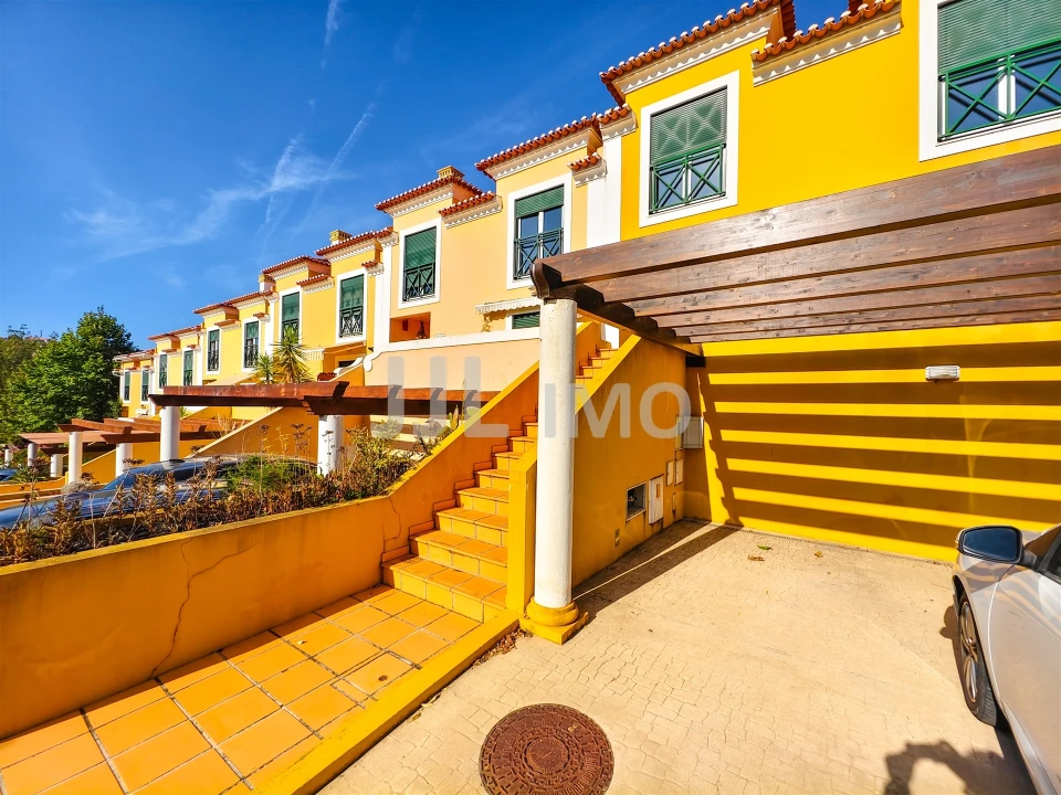 Moradia T4 para Venda em Turcifal Foto 2