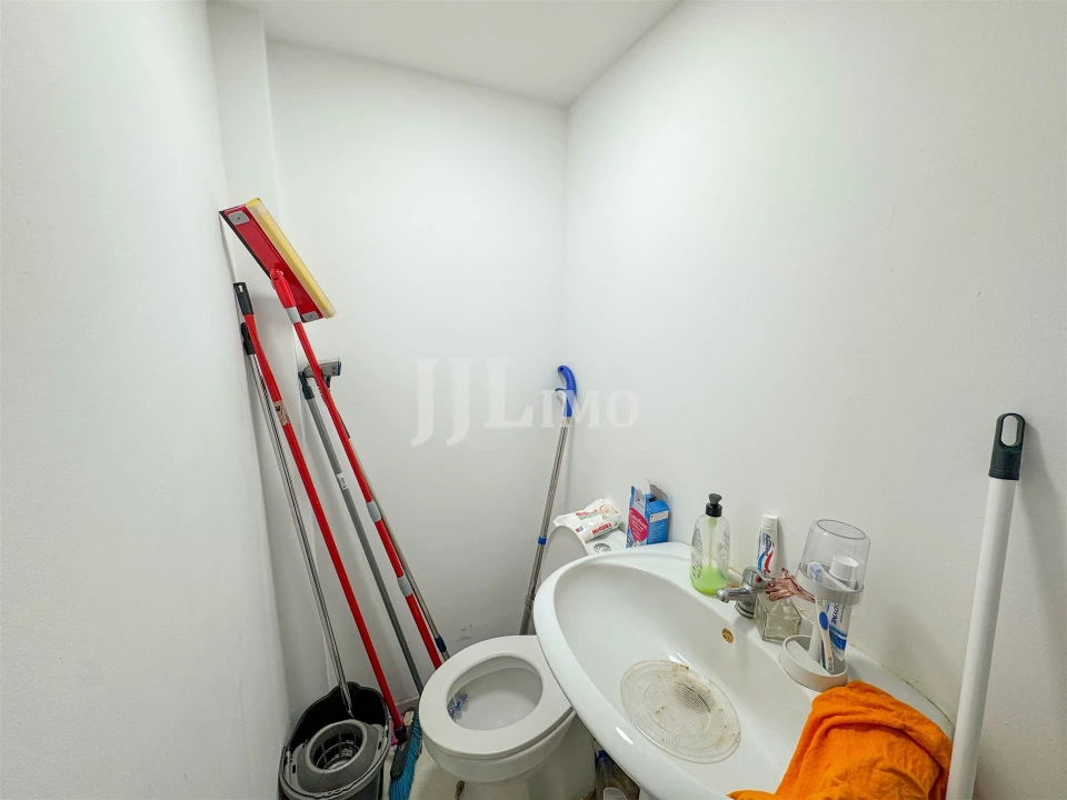 Loja para Trespasse em Santo António Foto 12