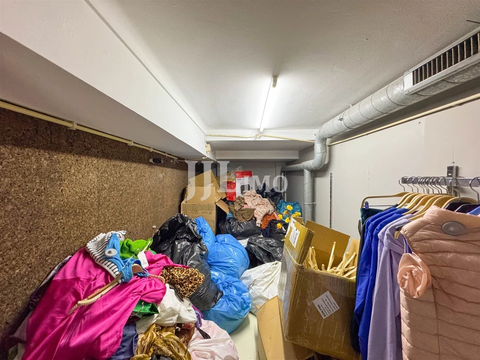 Loja para Trespasse em Santo António Foto 11