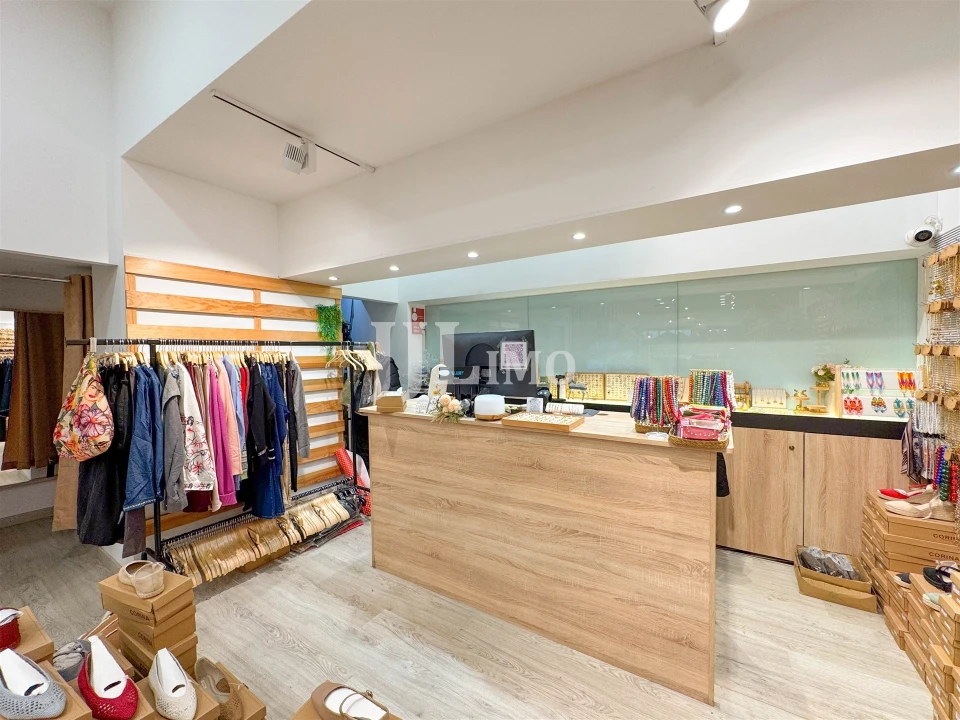 Loja para Trespasse em Santo António Foto 2