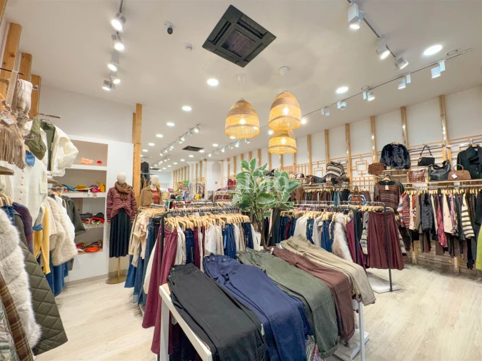 Loja para Trespasse em Santo António Foto 7