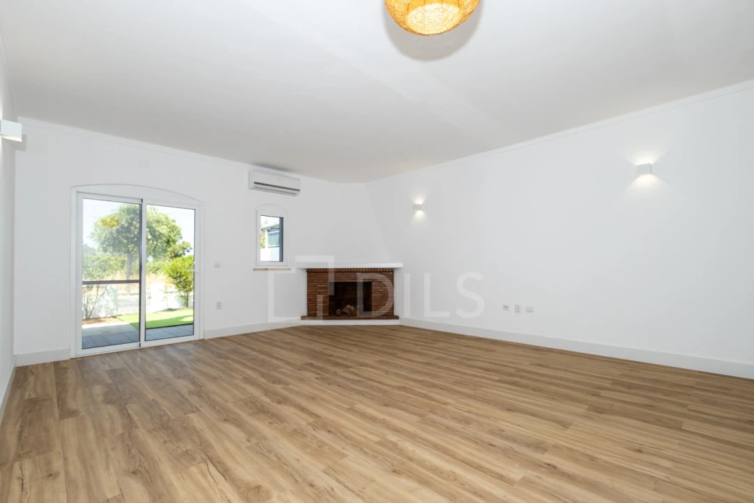 Moradia T3 para Venda em Altura Foto 3