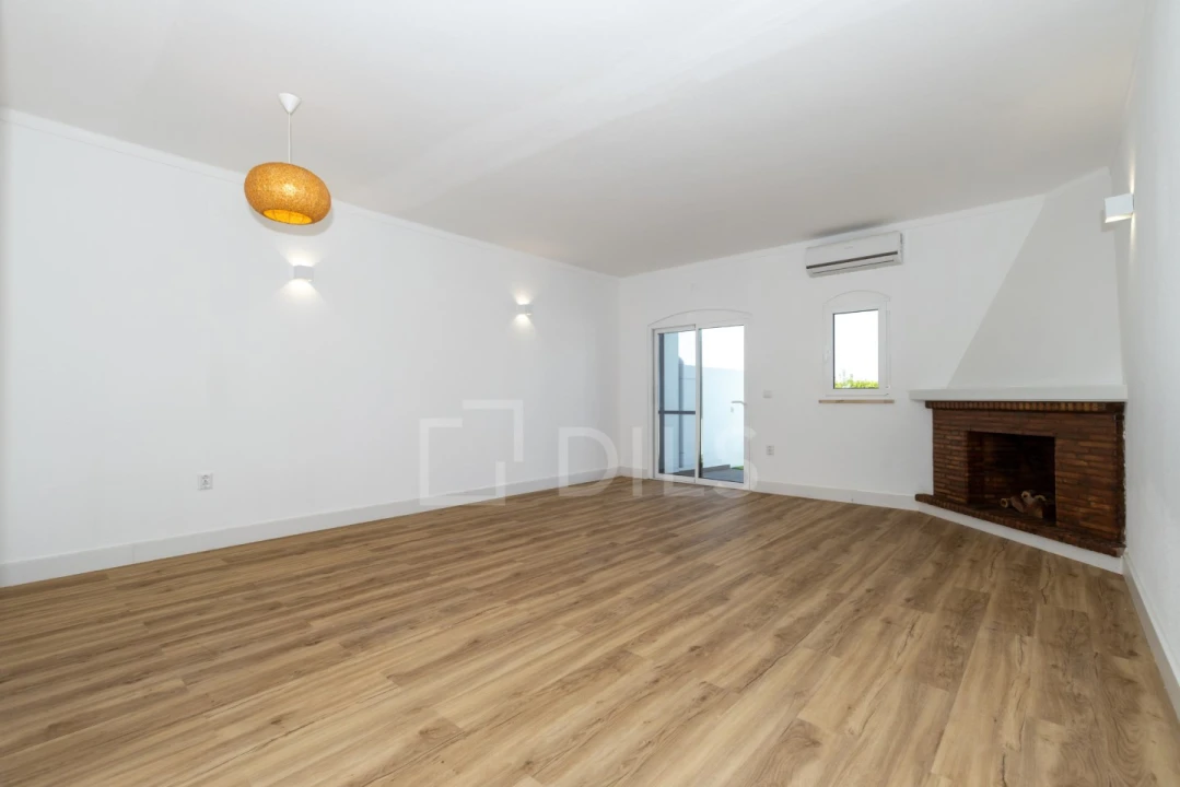 Moradia T3 para Venda em Altura Foto 4