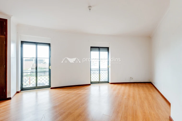 Moradia T2 para Venda em Marinha Grande Foto 1