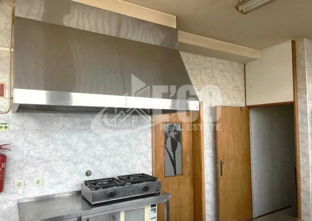 Negócio para Arrendamento em Paramos Foto 5