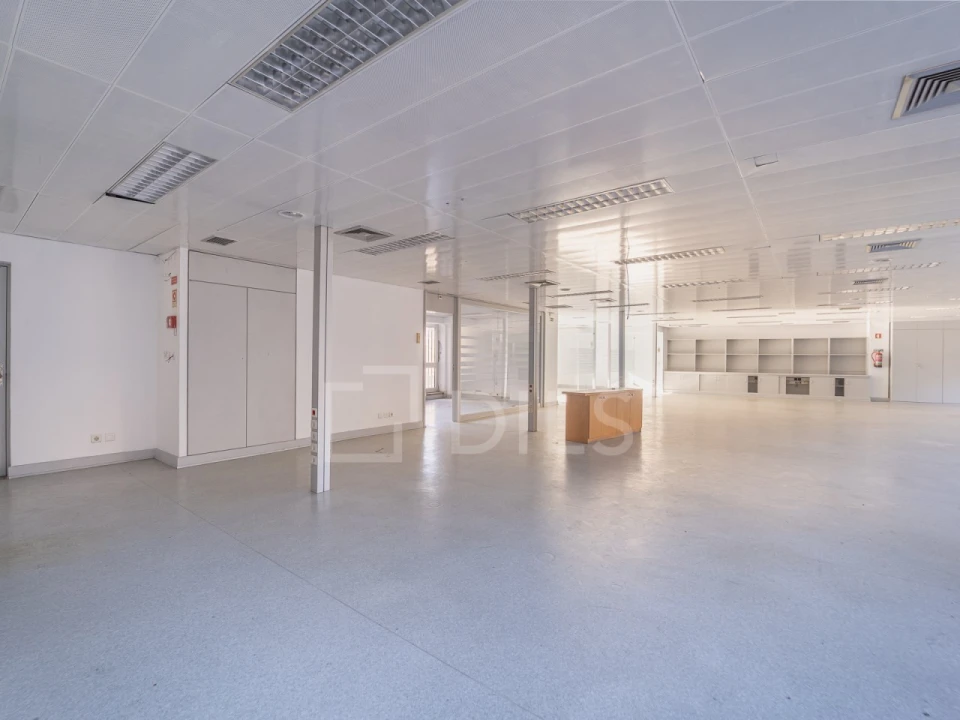 Escritório para Arrendamento em Lordelo do Ouro e Massarelos Foto 6