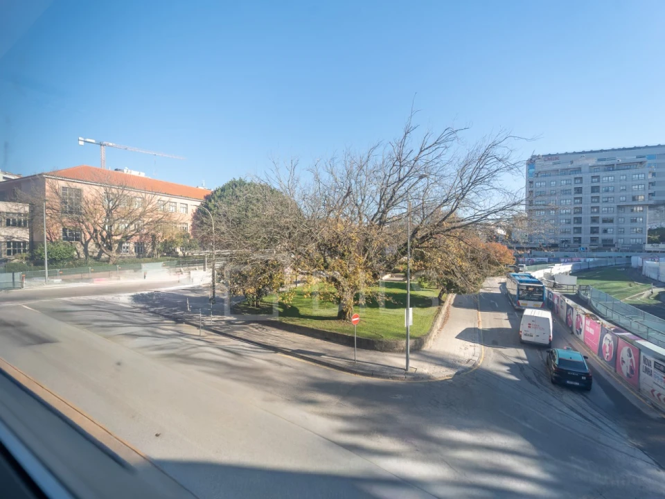 Escritório para Arrendamento em Lordelo do Ouro e Massarelos Foto 15