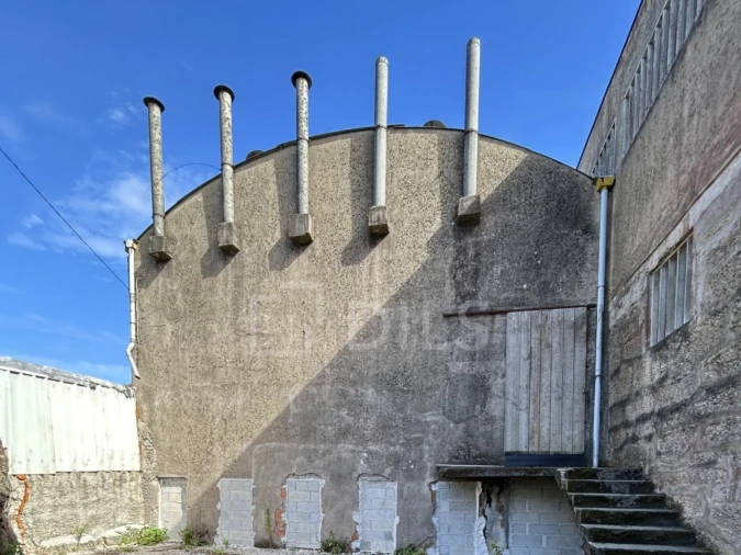 Prédio para Venda em Milheiros Foto 9