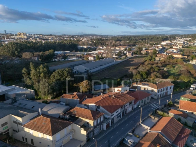 Prédio para Venda em Milheiros Foto 13