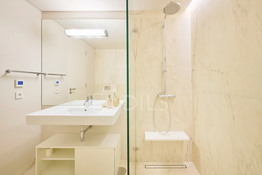 Apartamento T2 para Venda em Santo António Foto 19