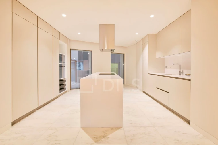 Apartamento T2 para Venda em Santo António Foto 6