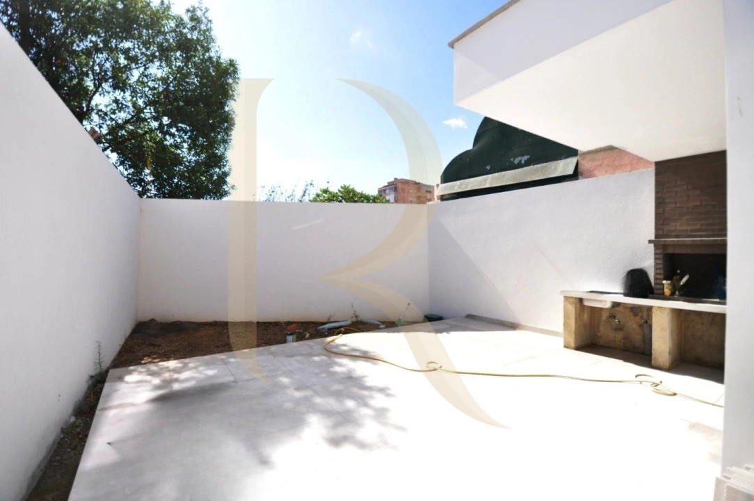 Moradia T4 para Venda em Amora Foto 5