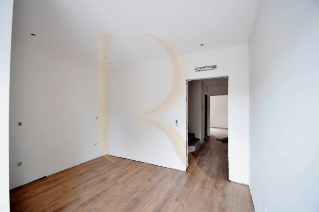 Moradia T4 para Venda em Amora Foto 13