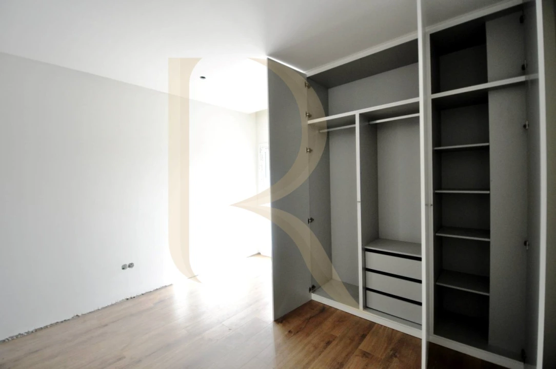 Moradia T4 para Venda em Amora Foto 14