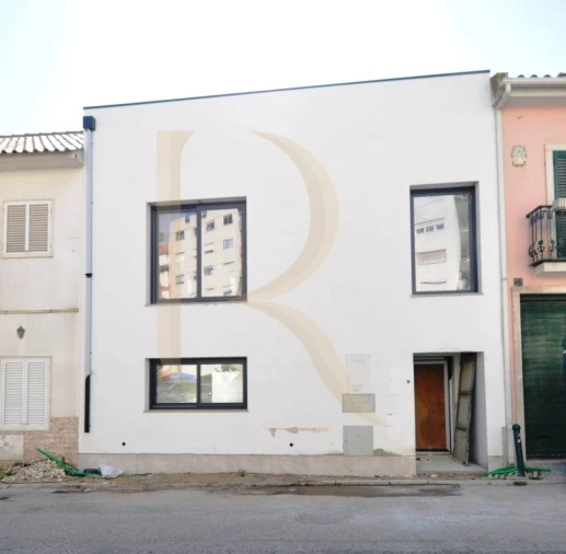 Moradia T4 para Venda em Amora Foto 8