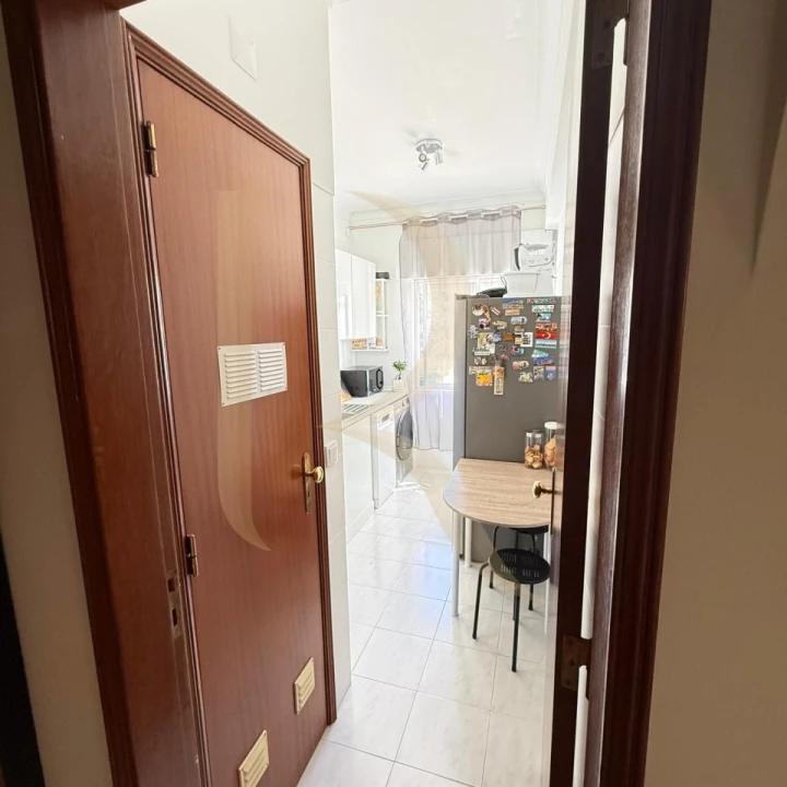Apartamento T1 para Venda em Laranjeiro e Feijó Foto 13
