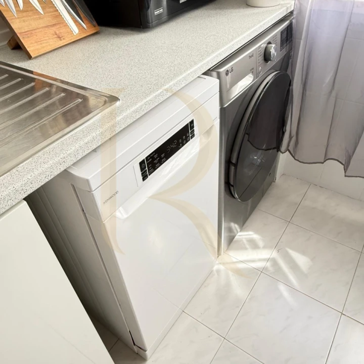 Apartamento T1 para Venda em Laranjeiro e Feijó Foto 17