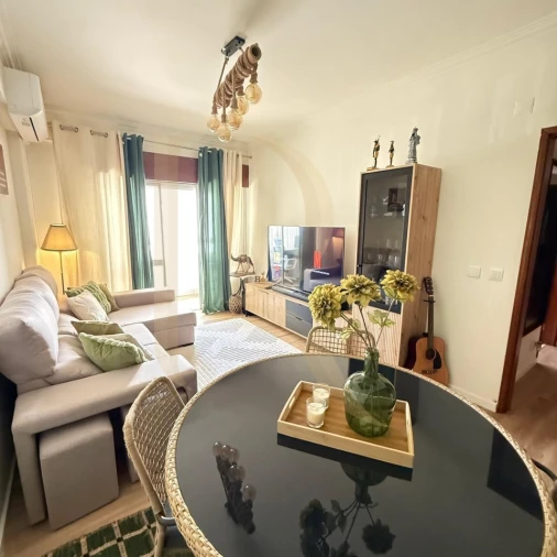 Apartamento T1 para Venda em Laranjeiro e Feijó Foto 2