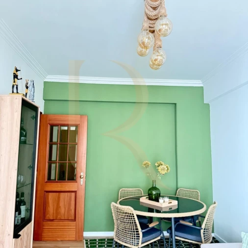 Apartamento T1 para Venda em Laranjeiro e Feijó Foto 4