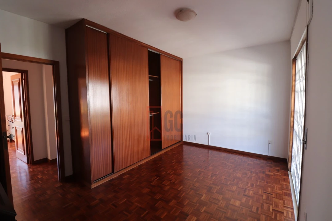 Moradia T4 para Venda em Mafamude e Vilar do Paraíso Foto 16