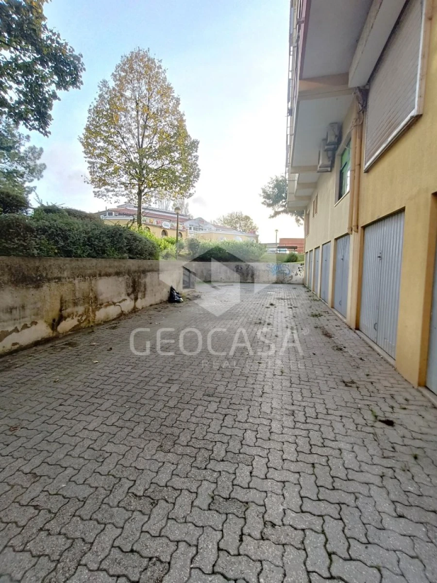 Garagem para Venda em Algueirão-Mem Martins Foto 2