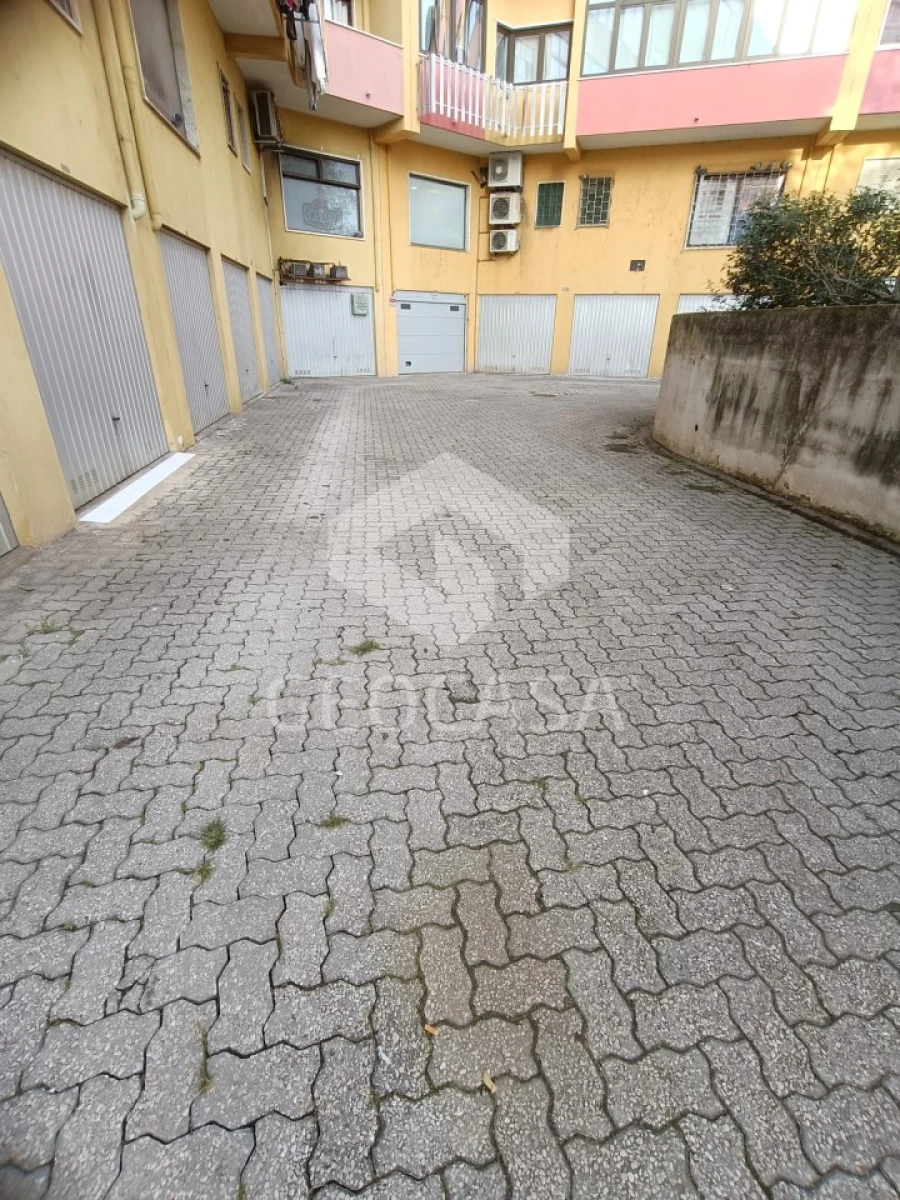 Garagem para Venda em Algueirão-Mem Martins Foto 3