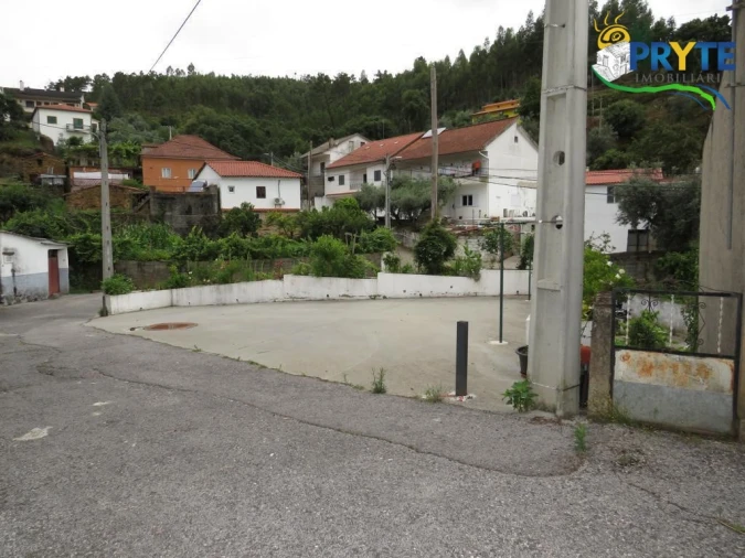 Moradia T4 para Venda em Troviscal Foto 56