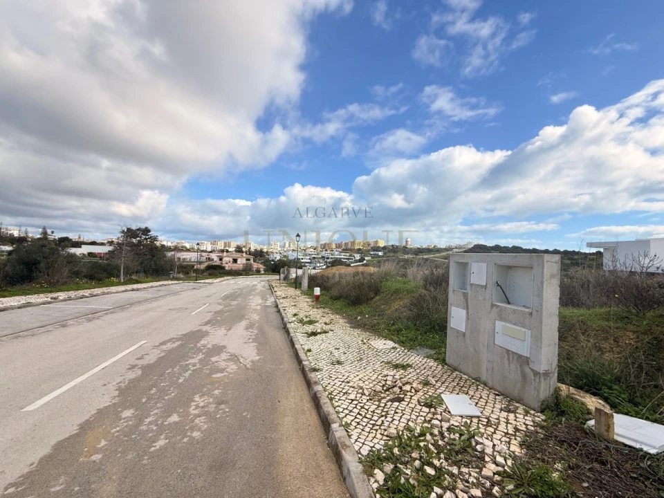 Terreno para Venda em Lagos (São Sebastião e Santa Maria) Foto 2