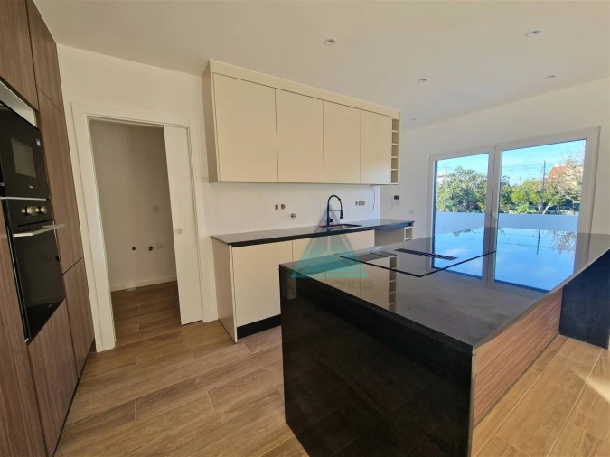 Moradia T3 para Venda em Fernao Ferro Foto 14