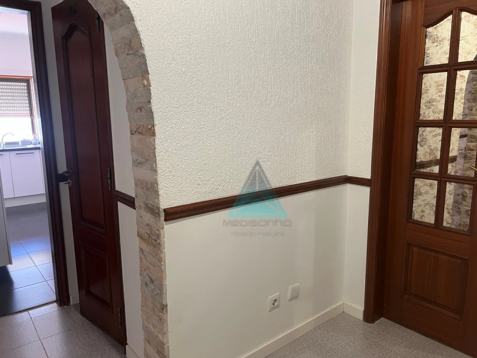 Apartamento T2 para Arrendamento em Massamá e Monte Abraão Foto 9