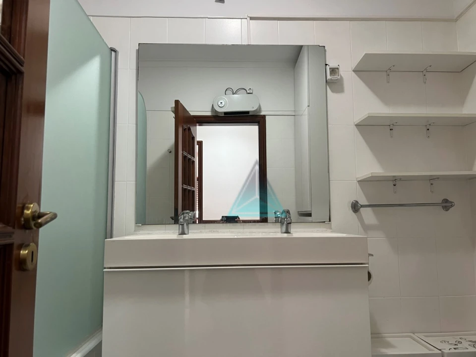 Apartamento T2 para Arrendamento em Massamá e Monte Abraão Foto 20