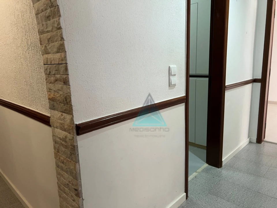 Apartamento T2 para Arrendamento em Massamá e Monte Abraão Foto 12