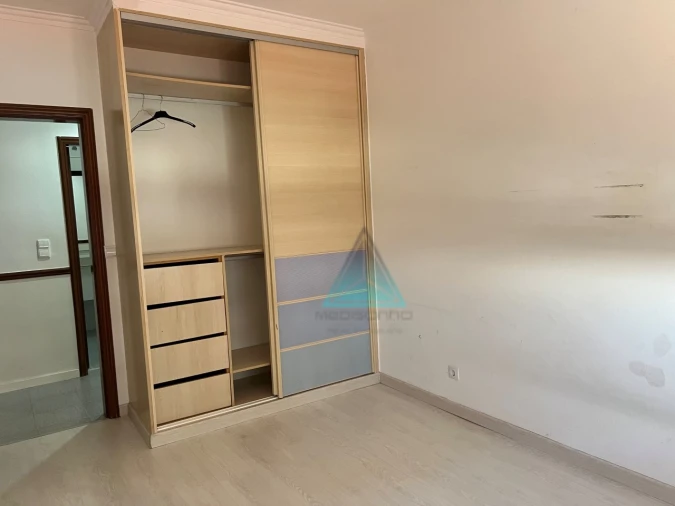 Apartamento T2 para Arrendamento em Massamá e Monte Abraão Foto 26